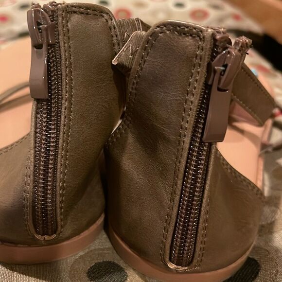 Torrid Brown T strap thong sandals turquoise & rhinestones accents size 13 - Picture 11 of 11